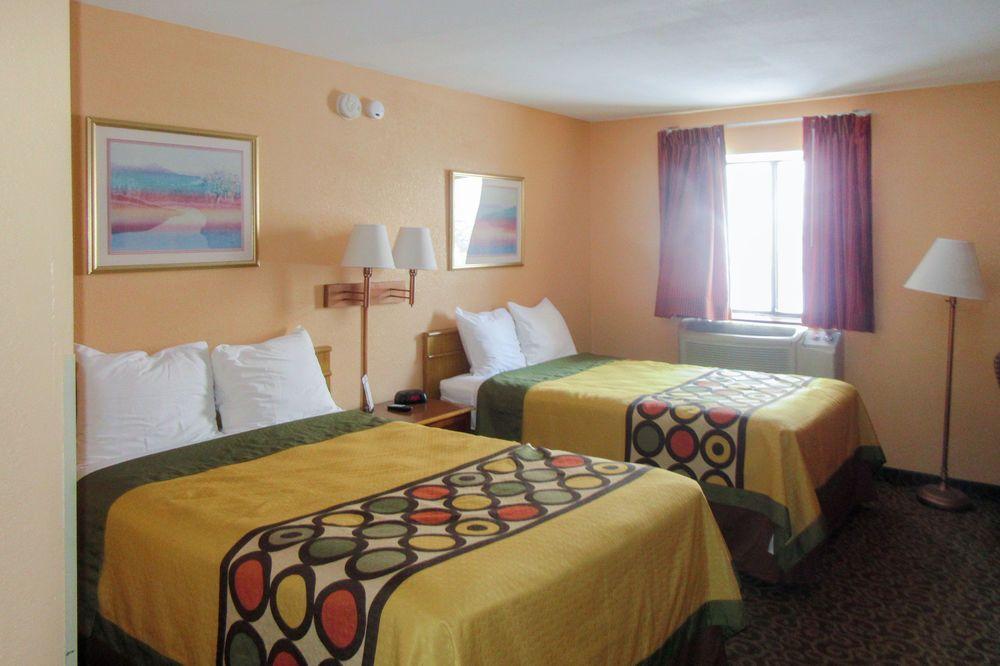 Econo Lodge Ютика Экстерьер фото